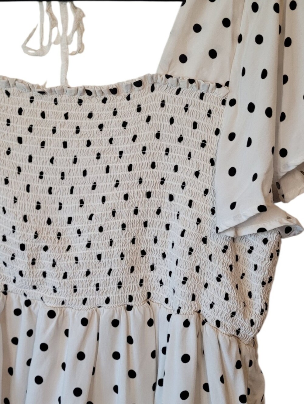 Torrid Smocked Polka Dot Black & White Short Sleeve Top Size 4/4X - Picture 4 of 6